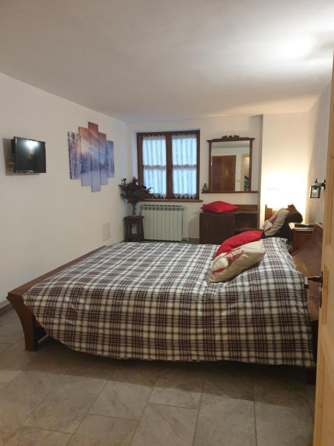サンペイレ Antica Casa Occitana Bed & Breakfast エクステリア 写真