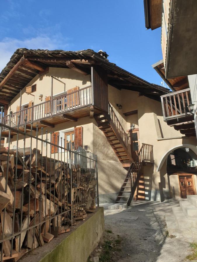 サンペイレ Antica Casa Occitana Bed & Breakfast エクステリア 写真
